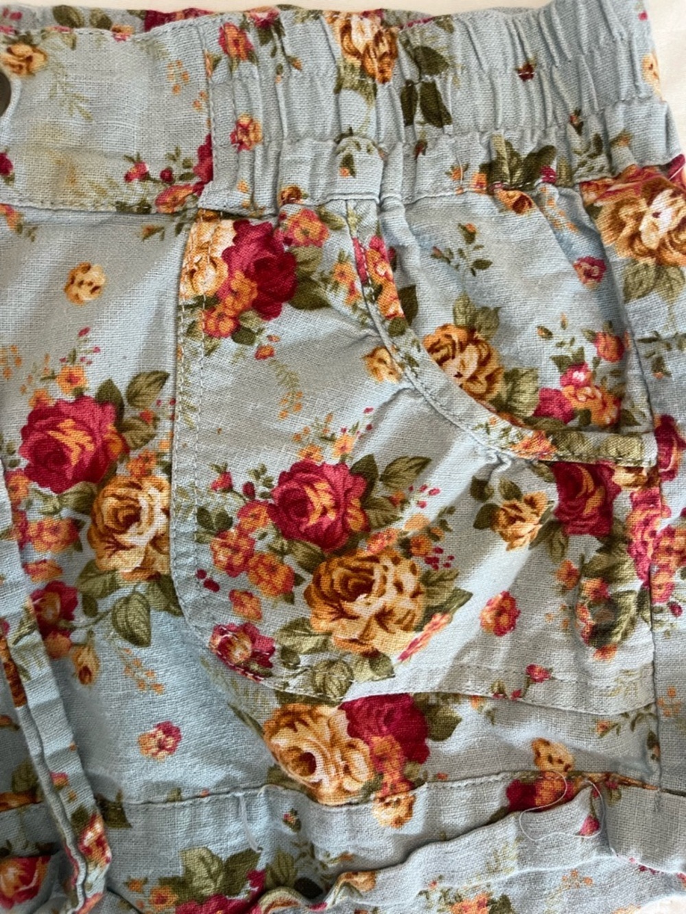 Staccato Women's Floral Mini Shorts - Size L I
Lightweight, Perfect For Summer - Picture 5 of 8